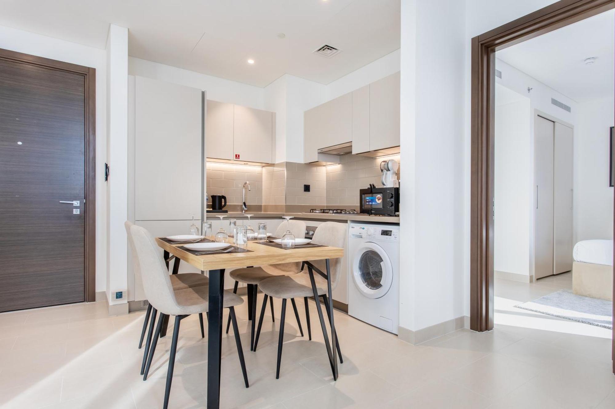 By Latinem Luxury 2br Cv A1509 Near Burj Khalifa Dubai
