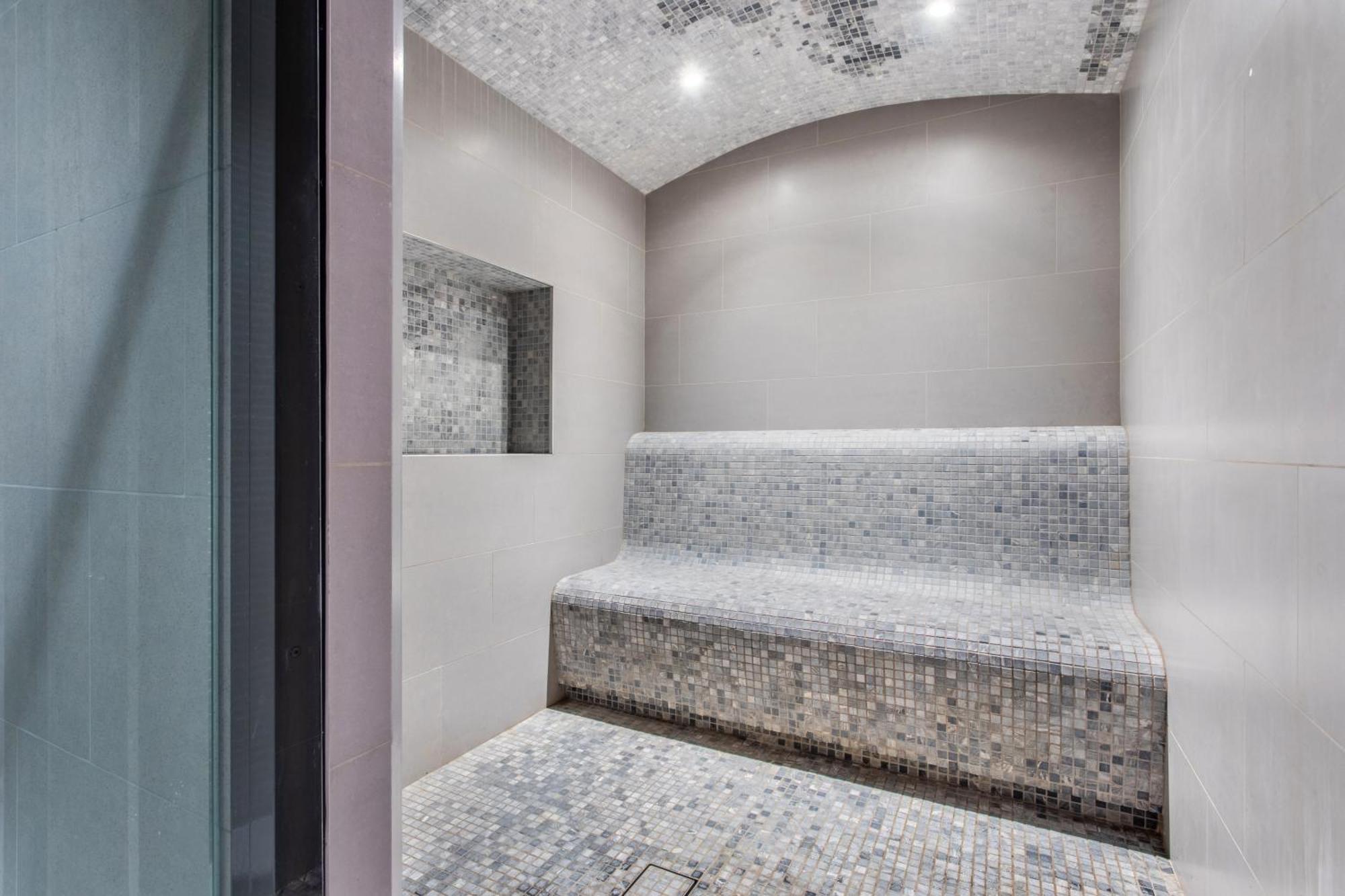 By Latinem Luxury 2br Cv A1509 Near Burj Khalifa Dubai